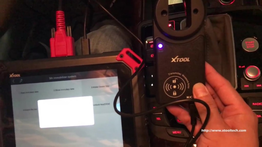 Xtool x100 pad2 pro with KC100 adapter program 5th immo for audi A6l-15